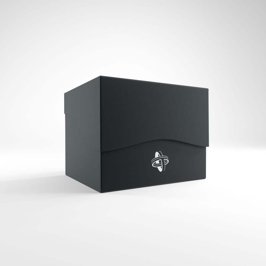 Accessoires The casual and smart solution for storing your deck! Made to fit up to 100 double-sleeved cards even in particularly thick inner sleeves, this durable deck box includes a self-locking lid and a write-on strip. Its Cobra Neck technology allows