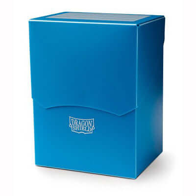 Accessoires The Deck Shell is the Dragonshield take on the basic flip box, with added useability. 75 double sleeved cards easily fit in this elegant and handy plastic box. Kleur: blauw.