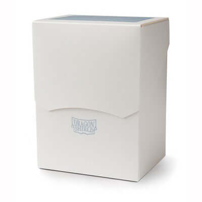 Accessoires The Deck Shell is the Dragonshield take on the basic flip box, with added useability. 75 double sleeved cards easily fit in this elegant and handy plastic box. Kleur: wit.