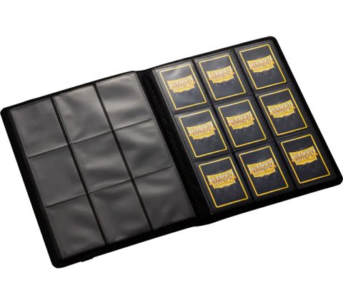 Accessoires De rijke, weelderige kleuren van een bosvloer vol verborgen geheimen. Bewaar, toon en wissel je kaarten met stijl in de exclusieve Card Codex portfolio.Bescherm je kostbare kaarten onder de versterkte Dragon Skin cover tegen deukjes en kreukel