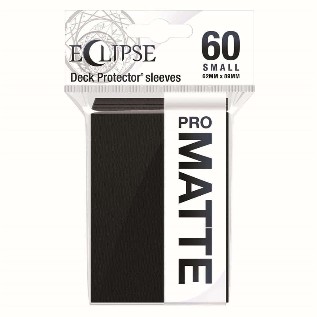 Accessoires Deze Eclipse PRO-Matte Deck Protector sleeves verbergen de kaartrug volledig met een extra laag ondoorzichtig zwart materiaal. Als onderdeel van de PRO-Matte-lijn gebruiken de Eclipse sleeves mat transparant materiaal om de voorzijde van de ka
