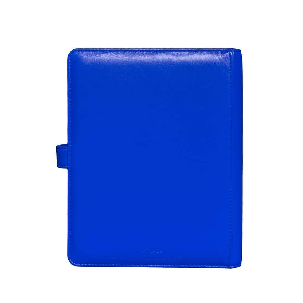 Pokémon The Premium Snap Binder for Pokémon is the ideal accessory for trading card collectors of every age! Each binder features a blue padded leatherette cover with a rubber Pokémon logo emblem, and can be securely closed with the enamel Pokéball snap o