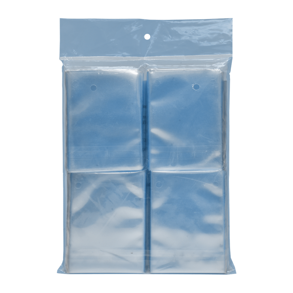 Accessoires Protect your trading cards from dirt and dust with Ultra PRO card sleeves. Made with non-PVC, ultra clear polypropylene film these sleeves are a must for any trading card collector looking to preserve the value of their trading cards. Sized to