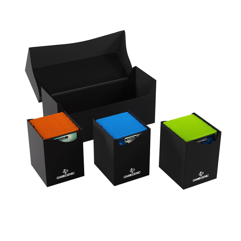 Accessoires Opbergbox die geschikt is voor vier complete kaartendecks of tot maximaal 300 kaarten met dubbele sleeves.