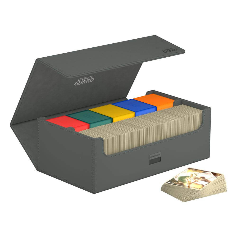 Accessoires Double your storage with our Arkhive 800+! This box offers space for more than 800 double-sleeved cards in standard size, can hold 350 Toploaders, or its two rows can simply be filled with a selection of your favorite deck boxes and cases. Its