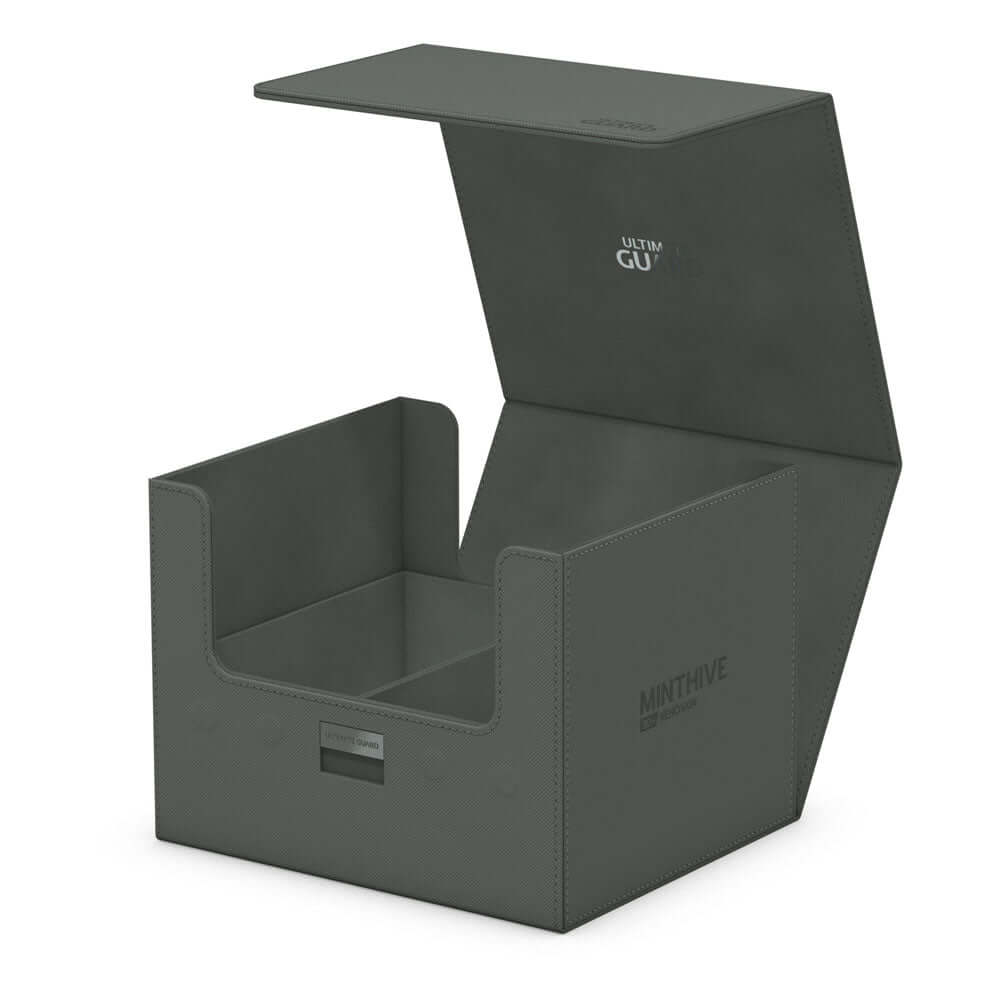Accessoires Graded cards are little treasures, precious memories, and investments of undeniable value. Our Minthive 30+ offers you the smartest way to sort and store your cards. With space for 30+ card cases from various grading services, this hive will k