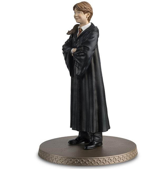 UITVERKOOP 1:16 scale resin figurines in a window box. 12 page English language magazine fixed to the outside of the box.