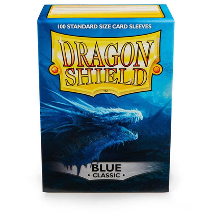 Accessoires Standard-size Dragon Shield sleeves (63x88mm) met origineel draken artwork. Deze sleeves zijn PVC-vrij en geschikt voor kaartspellen zoals Magic: The Gathering, Pokémon TCG en Lord of the Rings TCG. Een box bevat 100 sleeves en is voorzien van