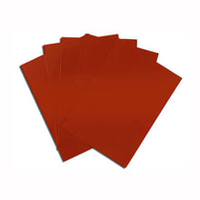 Accessoires Standard-size Dragon Shield sleeves (63x88mm) met origineel draken artwork. Deze sleeves zijn PVC-vrij en geschikt voor kaartspellen zoals Magic: The Gathering, Pokémon TCG en Lord of the Rings TCG.Een box bevat 100 sleeves en is voorzien van