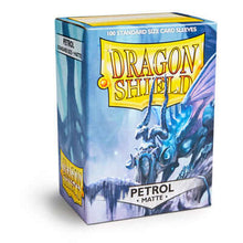 Accessoires Standard-size Dragon Shield Matte sleeves (63x88mm) met origineel draken artwork. Deze sleeves zijn PVC-vrij en geschikt voor kaartspellen zoals Magic: The Gathering, Pokémon TCG en Lord of the Rings TCG. Een box bevat 100 sleeves en is voorzi