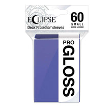 Accessoires Deze Eclipse Gloss Deck Protector sleeves verbergen de kaartrug volledig met een extra laag ondoorzichtig zwart materiaal. Elke verpakking bevat 60 sleeves. Dit product is geschikt voor smalle 62 x 89 (Yu-Gi-Oh!) speelkaarten.