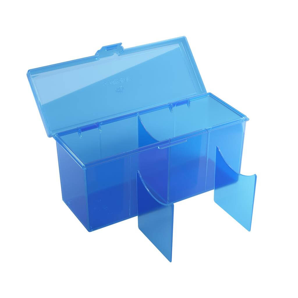 Accessoires Blauwe Fourtress opbergbox waarin je volledige decks, dobbelstenen, tokens en 320 kaarten met dubbele sleeves kunt opbergen.