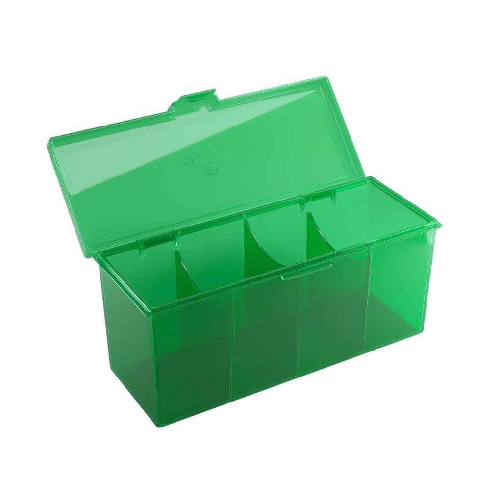 Accessoires Groene Fourtress opbergbox waarin je volledige decks, dobbelstenen, tokens en 320 kaarten met dubbele sleeves kunt opbergen.