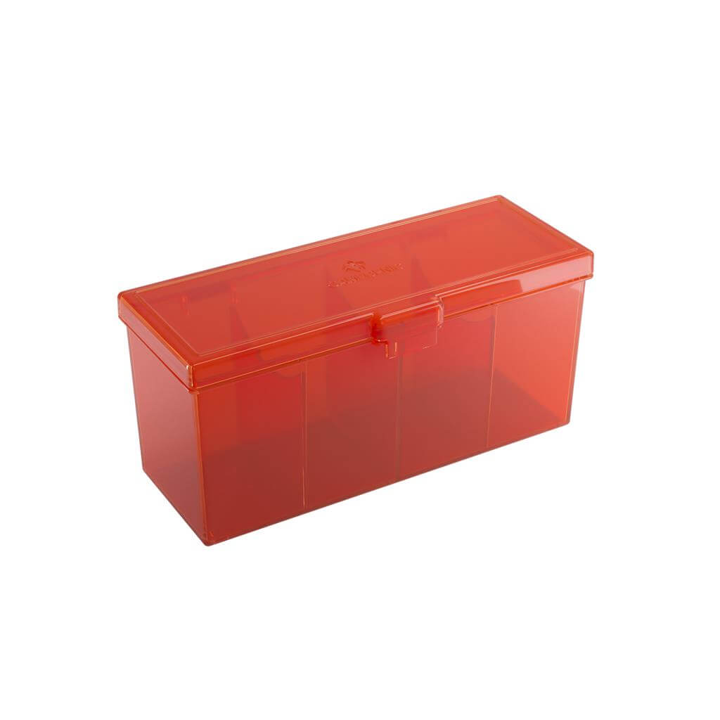 Accessoires Rode Fourtress opbergbox waarin je volledige decks, dobbelstenen, tokens en 320 kaarten met dubbele sleeves kunt opbergen.