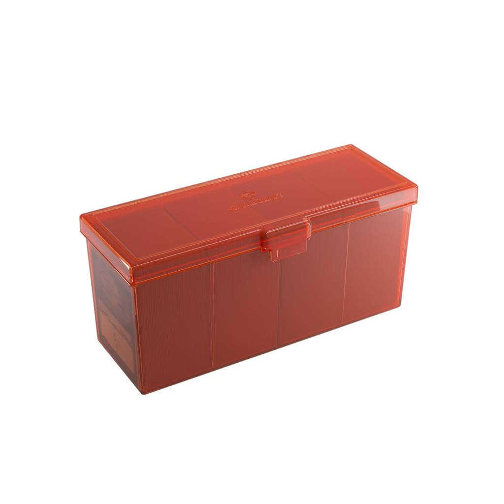 Accessoires Rode Fourtress opbergbox waarin je volledige decks, dobbelstenen, tokens en 320 kaarten met dubbele sleeves kunt opbergen.