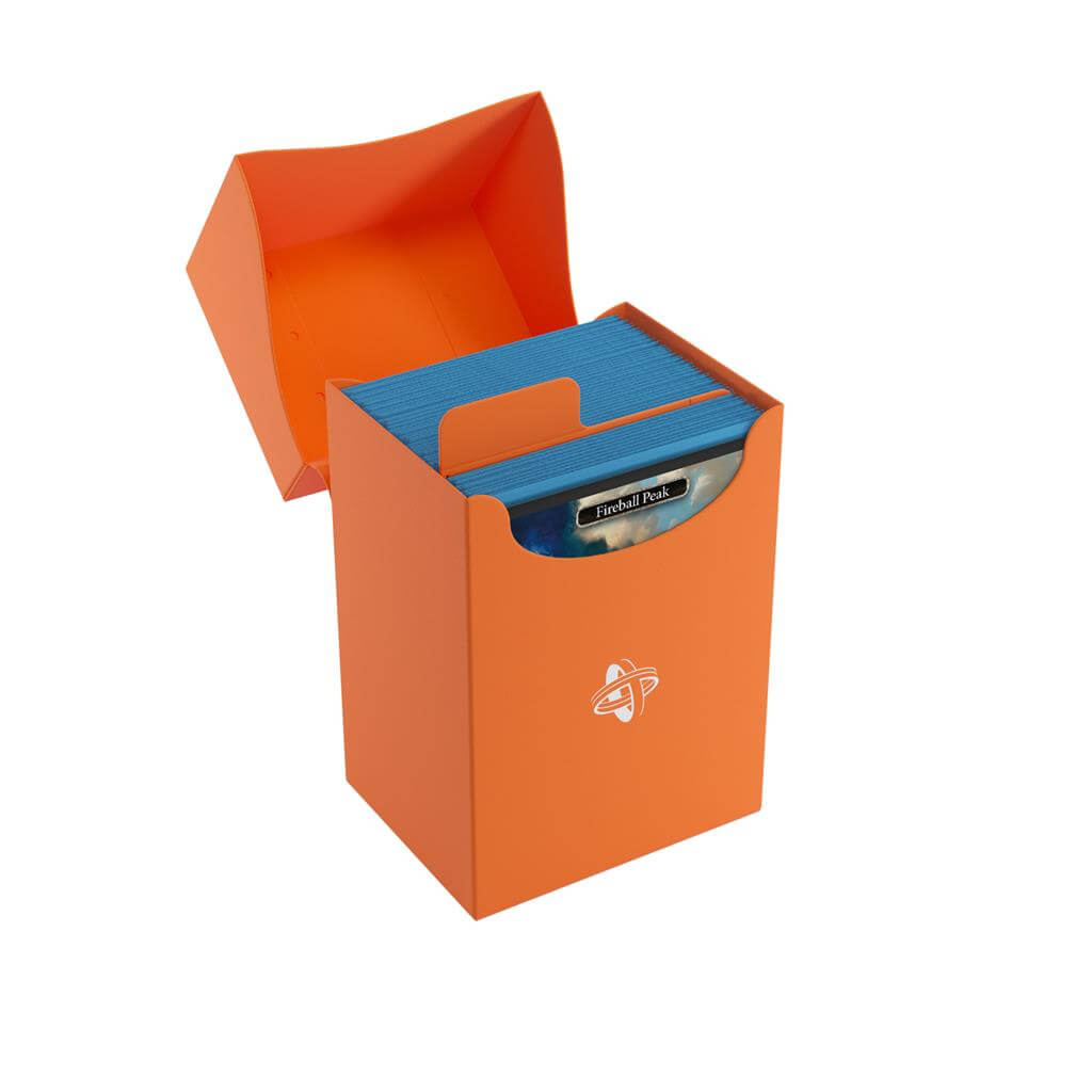 Accessoires Oranje, casual deckbox die geschikt is voor het beschermen en opbergen van maximaal 80 kaarten met dubbele sleeves.