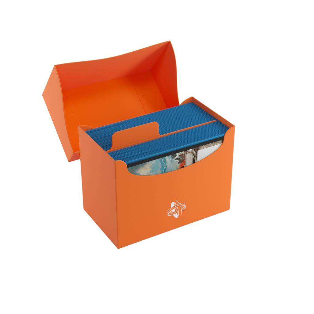 Accessoires Oranje, casual sideloading deckbox die geschikt is voor het beschermen en opbergen van maximaal 80 kaarten met dubbele sleeves.