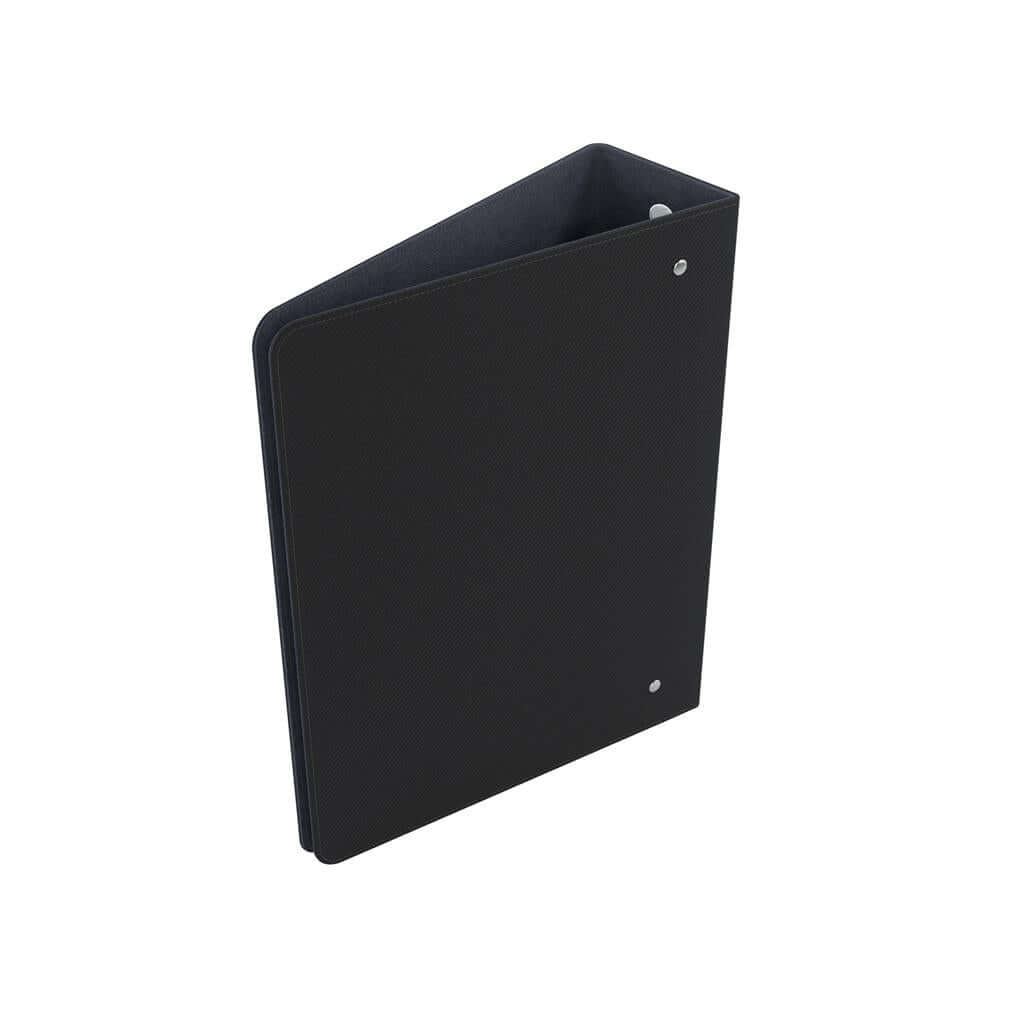 Accessoires Zwarte ringbandmap met 3 sterke ringen voor zowel 18-pocket als 9-pocket pagina's.